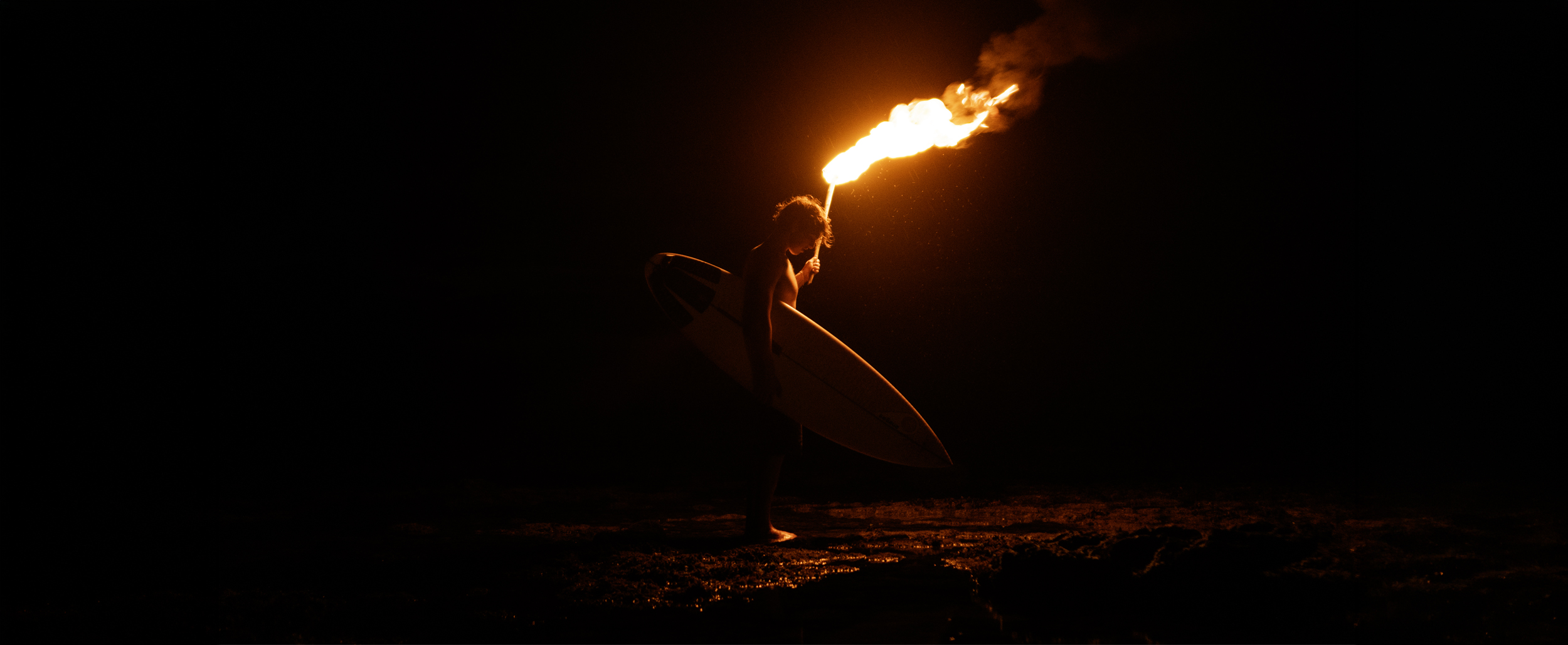 De la compétition à la liberté&nbsp;: Lenny Morel, un surfeur en quête de sens