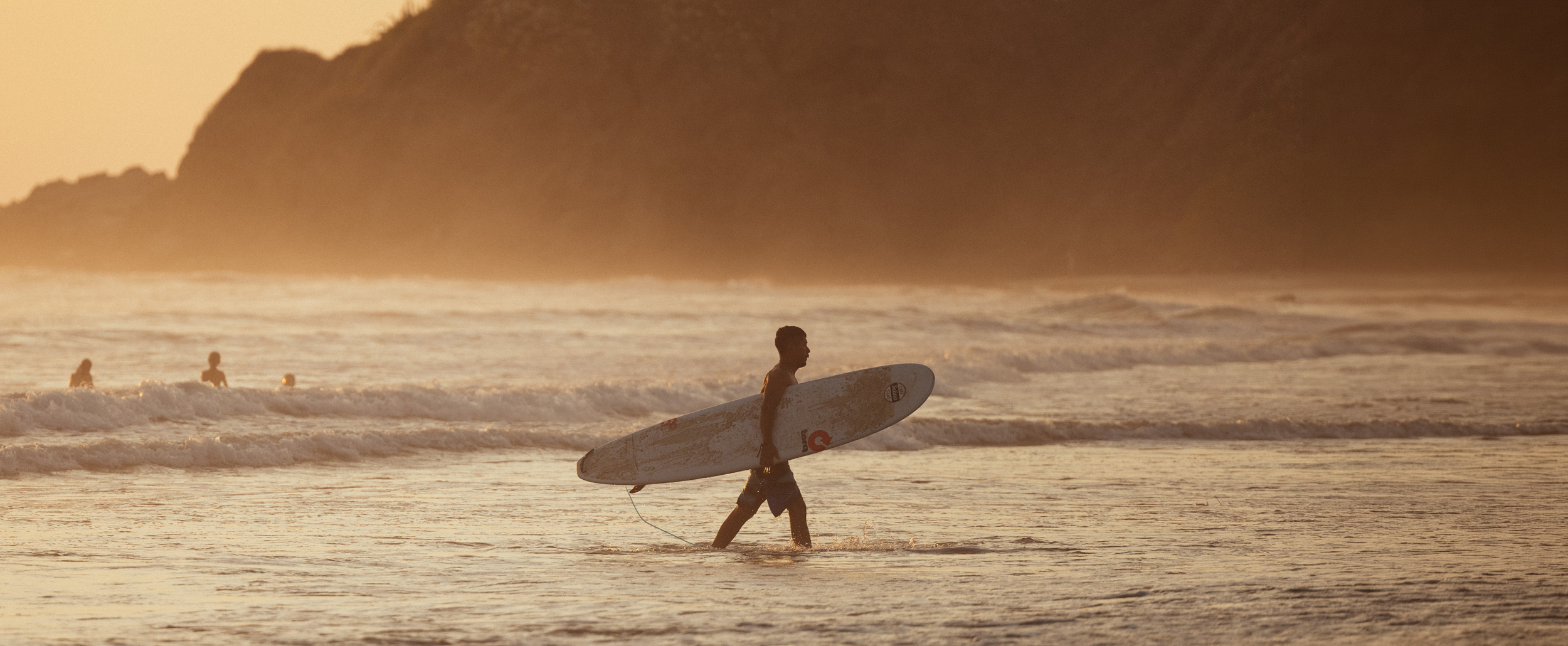 Quand partir surfer au Costa Rica&nbsp;? Le guide des saisons selon les régions