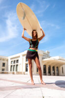 Victoria Vergara signe une collection surf en édition limitée avec Decathlon