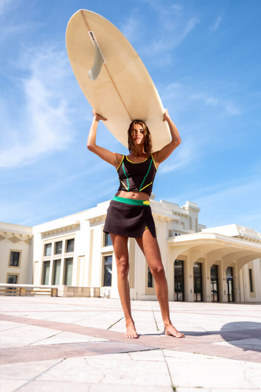 Victoria Vergara signe une collection surf en édition limitée avec Decathlon