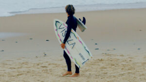 “Malware”&nbsp;: Enzo Cavallini balance un surf film brut et hypnotique