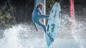 Hughie Vaughan, le surfeur qui est en train de révolutionner le surf aérien