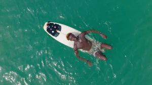 Dakar Dream&nbsp;: une plongée dans le surf sénégalais, à voir en intégralité