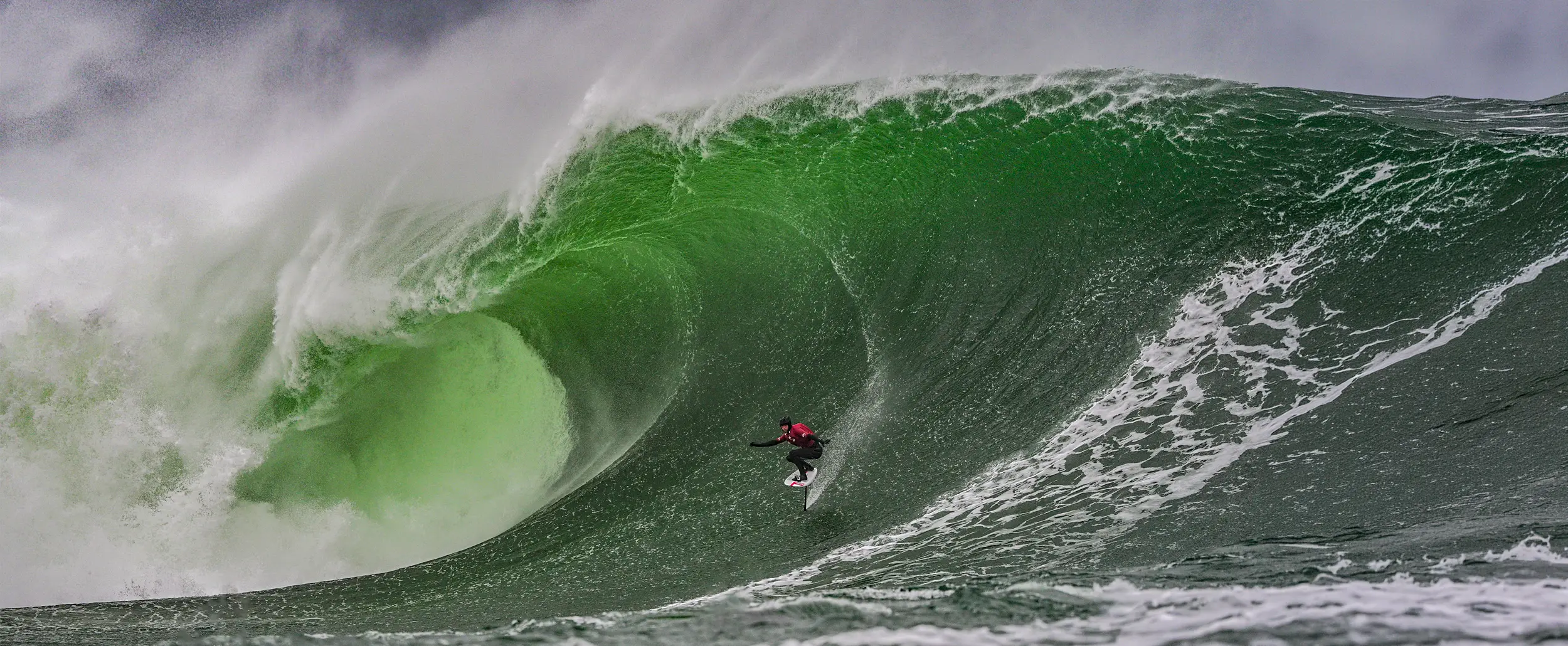 Matt Etxebarne, un hiver en foil au rythme des gros swells